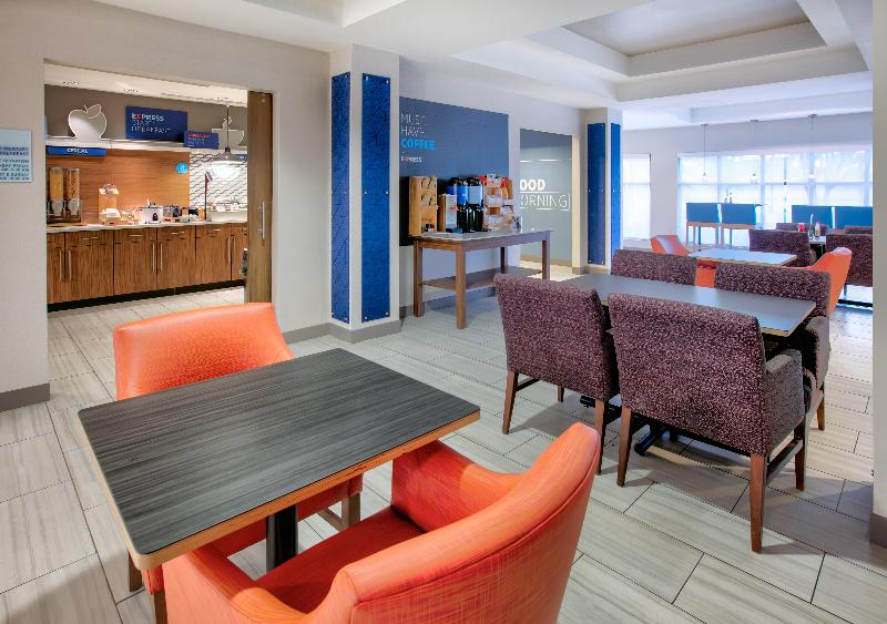 Holiday Inn Express & Suites Pell City By IHG image