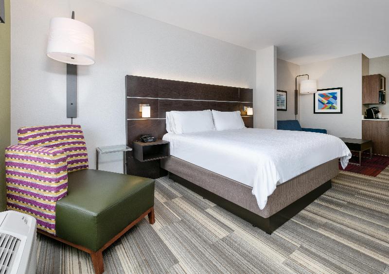 Holiday Inn Express & Suites Pell City By IHG image