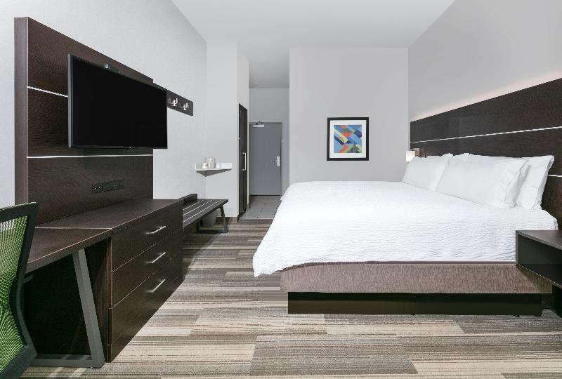 Holiday Inn Express & Suites Pell City By IHG image