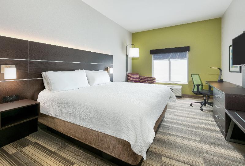 Holiday Inn Express & Suites Pell City By IHG image