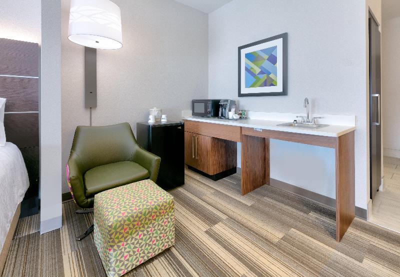Holiday Inn Express & Suites Pell City By IHG image