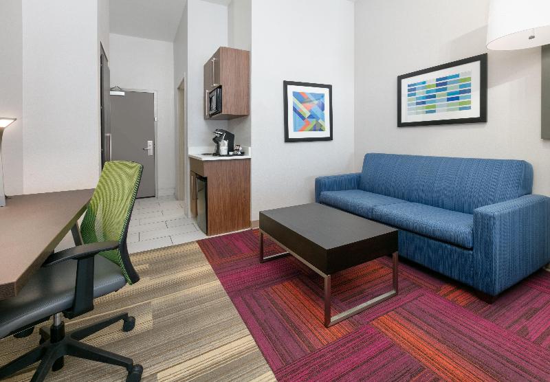 Holiday Inn Express & Suites Pell City By IHG image