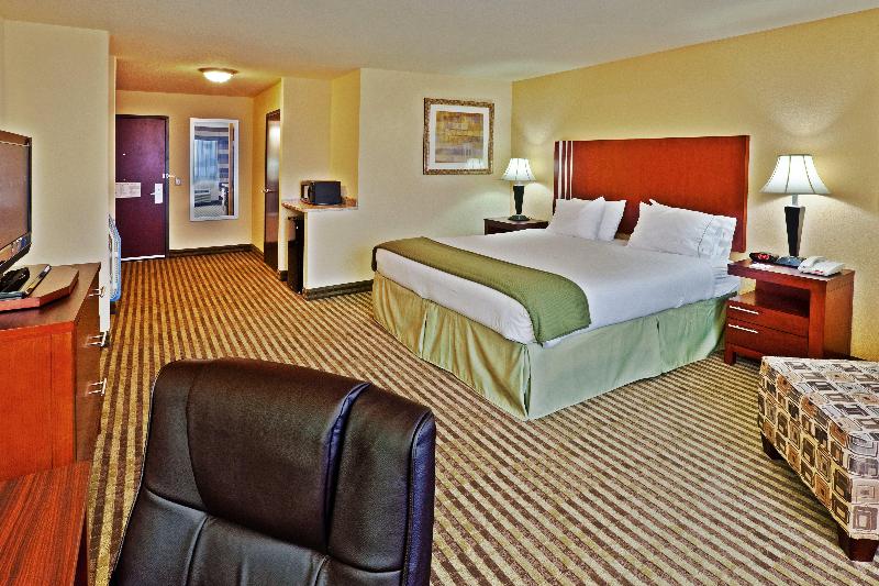 Holiday Inn Express & Suites Ponca City By IHG photo 14