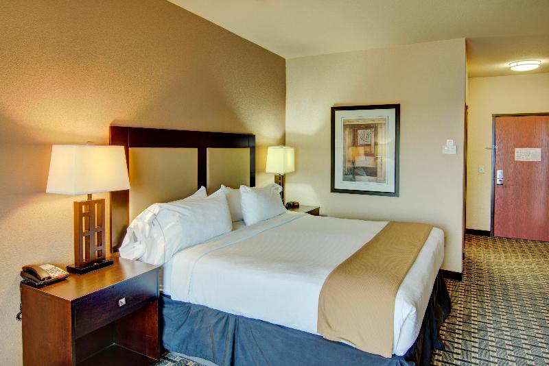 Holiday Inn Express & Suites Paris By IHG image