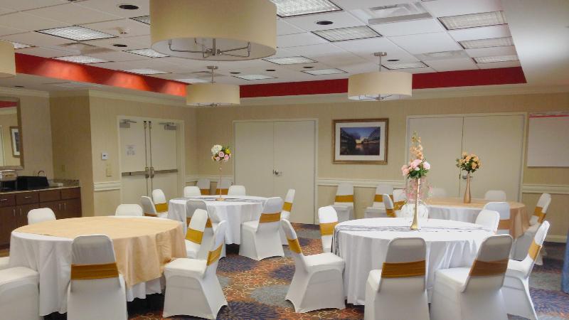 Holiday Inn Express and Suites Morgan City Tiger I image