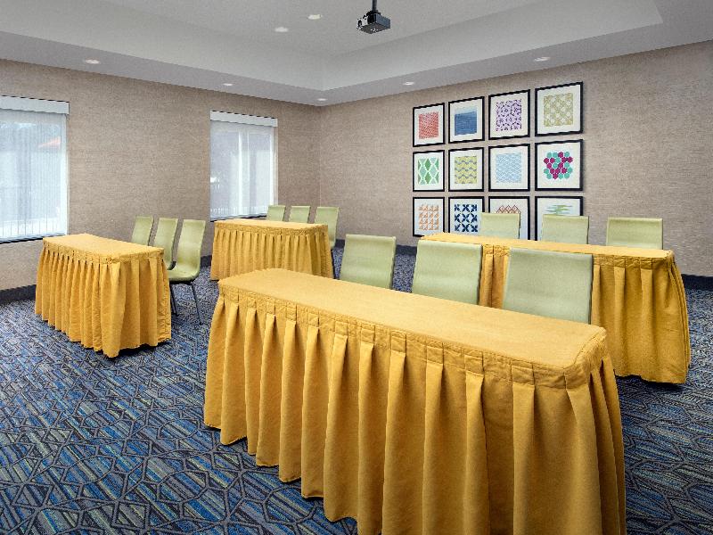 Holiday Inn Express & Suites Uvalde By IHG image