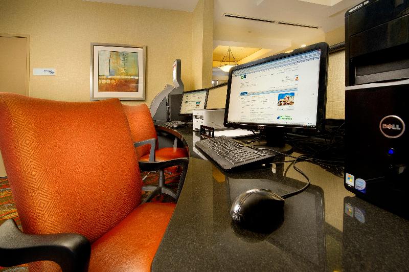 Holiday Inn Express & Suites Uvalde By IHG image