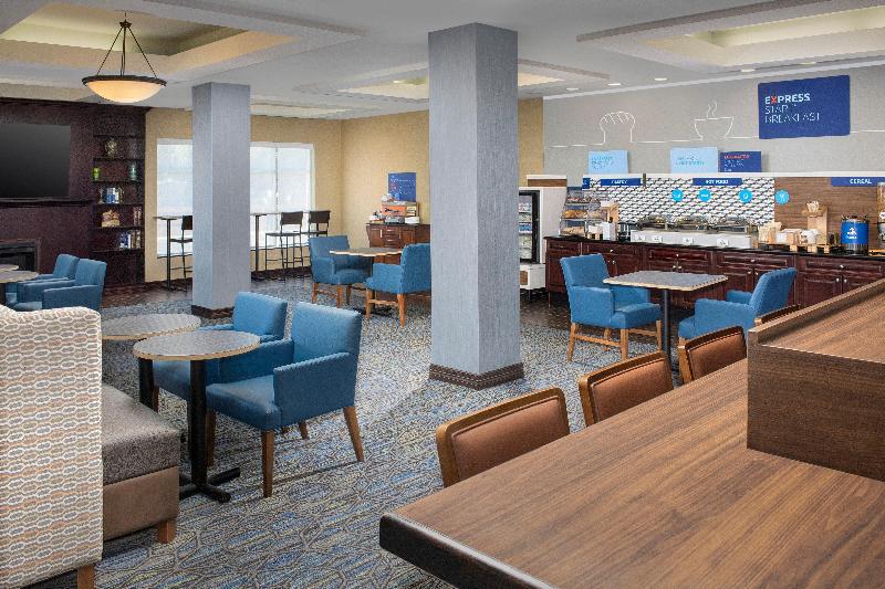 Holiday Inn Express & Suites Uvalde By IHG image