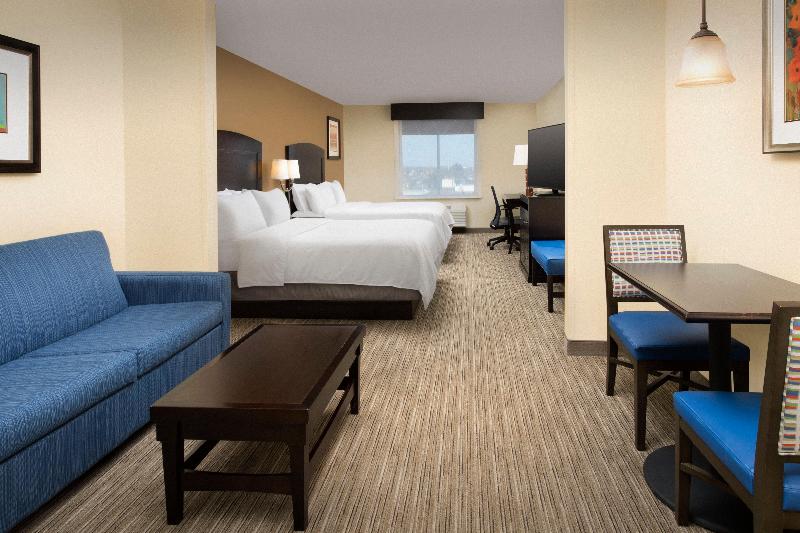 Holiday Inn Express & Suites Uvalde By IHG image