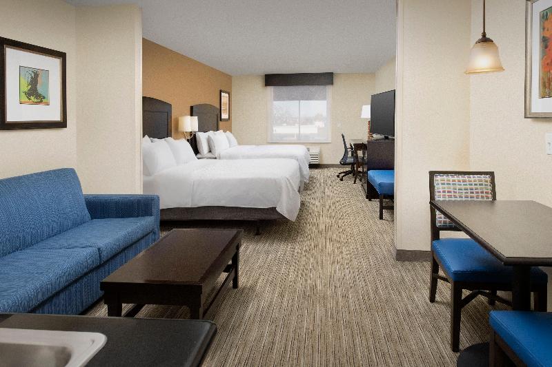 Holiday Inn Express & Suites Uvalde By IHG image