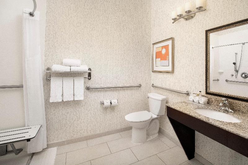 Holiday Inn Express & Suites Uvalde By IHG image