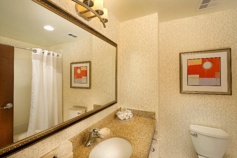 Holiday Inn Express & Suites Uvalde By IHG image
