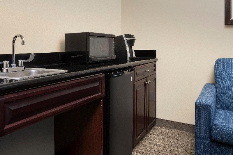 Holiday Inn Express & Suites Uvalde By IHG image