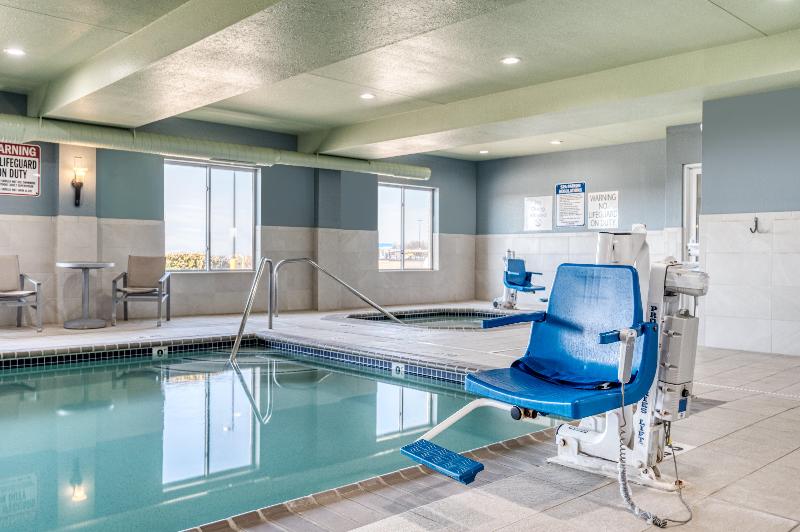 Holiday Inn Express and Suites Vandalia image