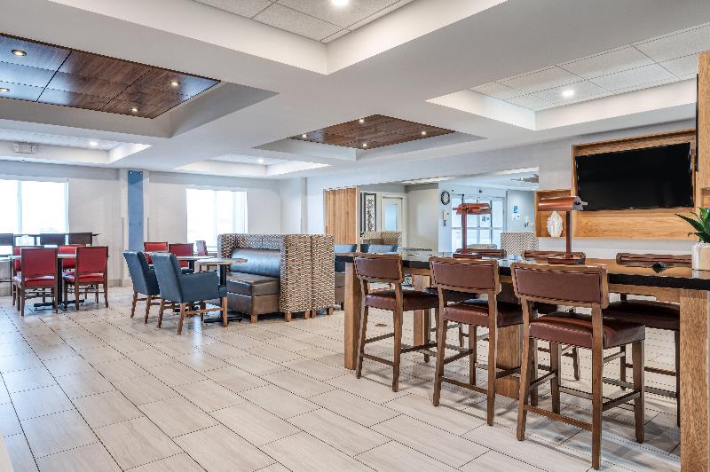 Holiday Inn Express and Suites Vandalia image