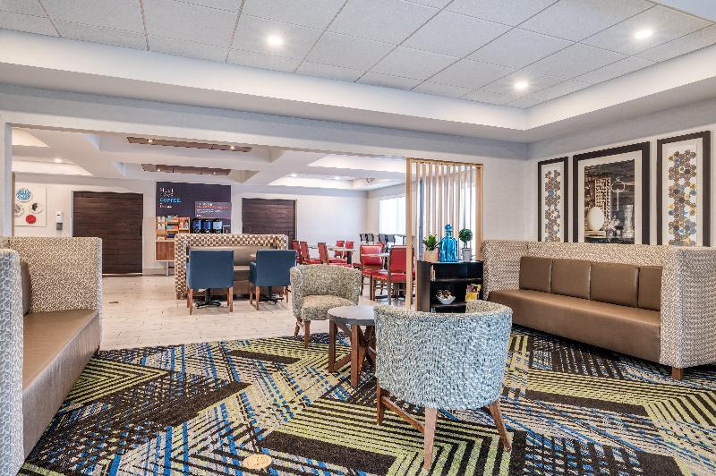 Holiday Inn Express and Suites Vandalia image