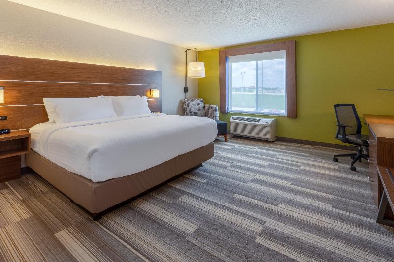 Holiday Inn Express and Suites Vandalia image