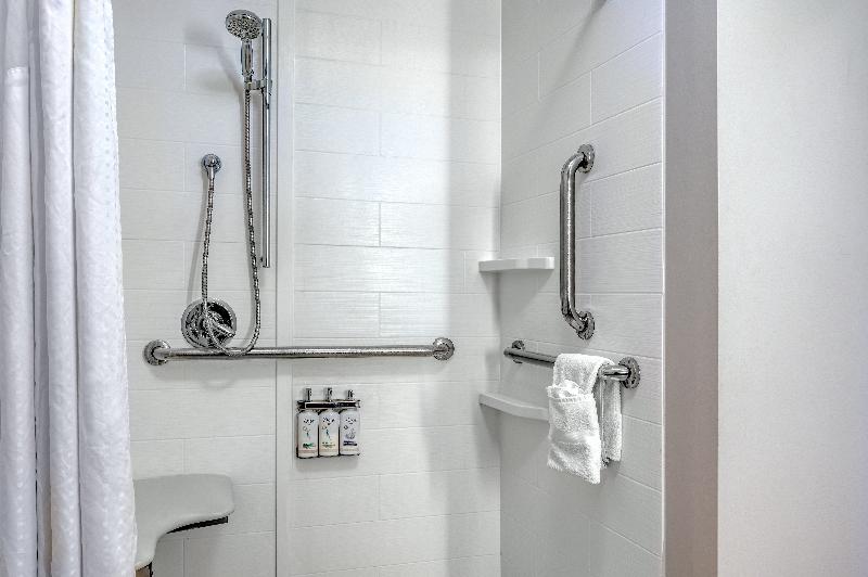 Holiday Inn Express and Suites Vandalia image