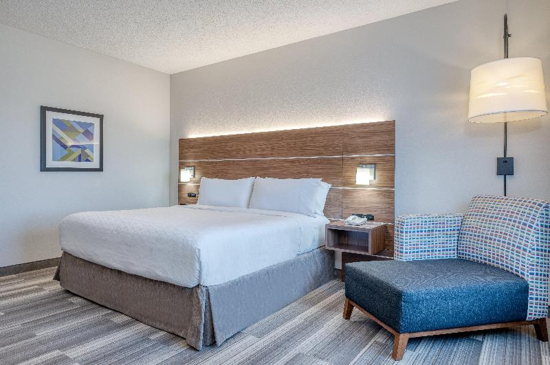 Holiday Inn Express and Suites Vandalia image