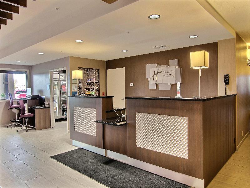 Holiday Inn Express Fargo West Acres image