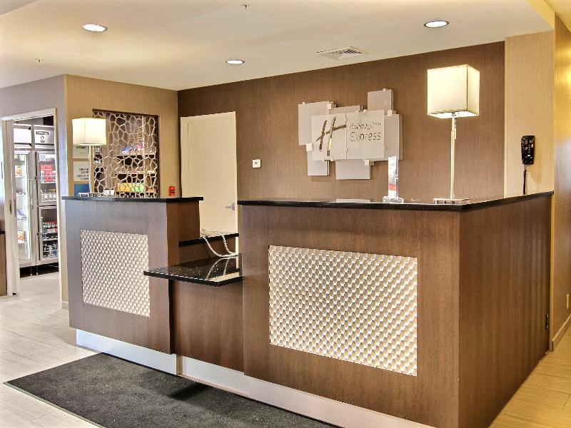 Holiday Inn Express Fargo West Acres image