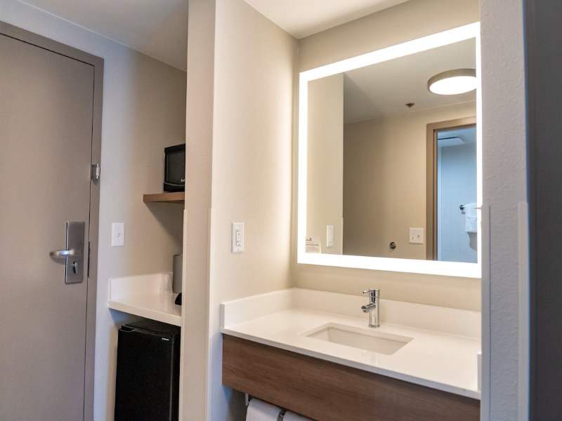 Holiday Inn Express Frazer-Malvern By IHG image