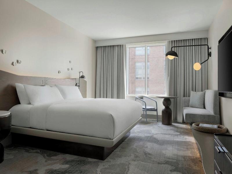 Room, 1 King Bed (Hearing Accessible)