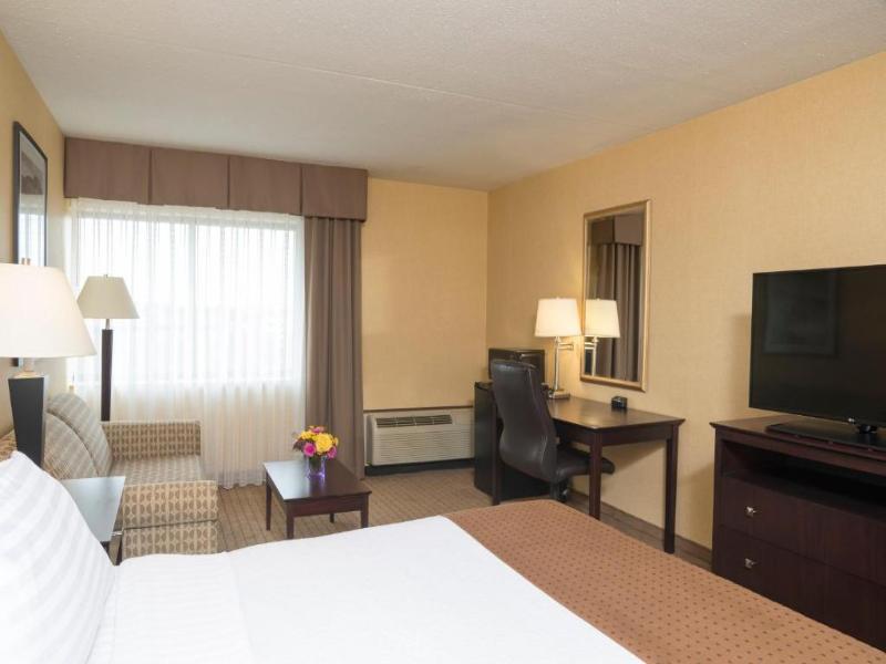 Holiday Inn Cleveland S Independence image
