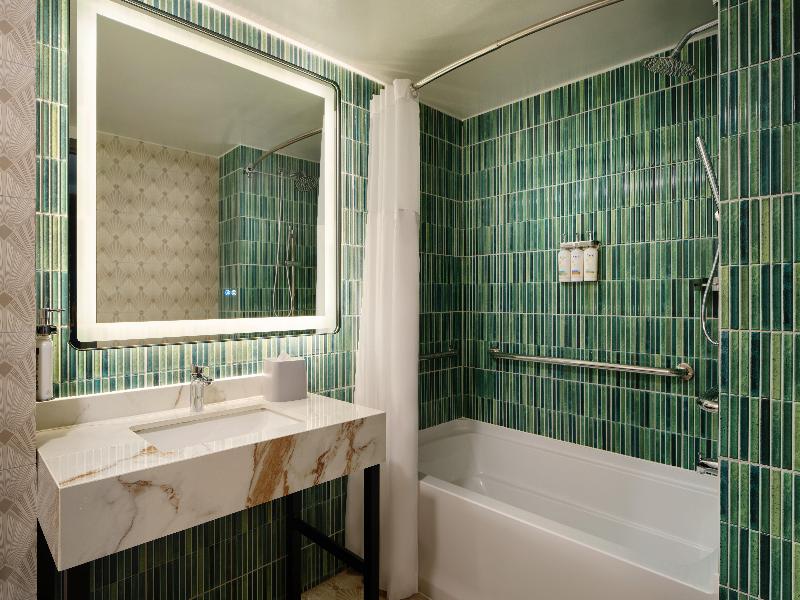 Holiday Inn Savannah S I 95 Gateway image