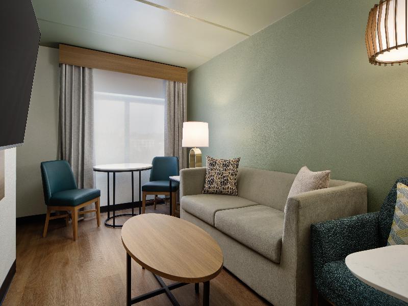 Holiday Inn Savannah S I 95 Gateway image