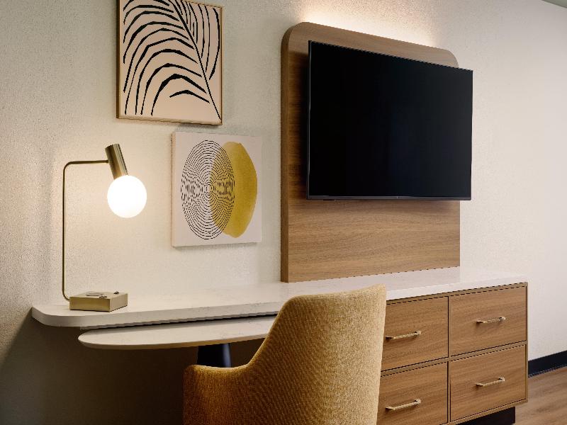 Holiday Inn Savannah S I 95 Gateway image