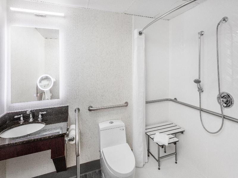 Holiday Inn & Suites Springfield - I-44 image