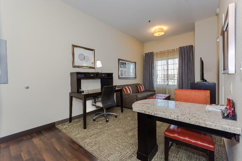 Staybridge Suites Grand Forks photo 9