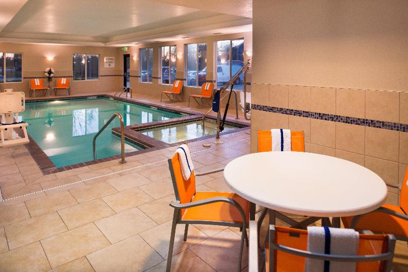 Holiday Inn Express & Suites Pittsburg By IHG image