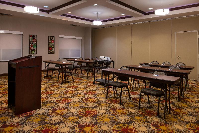 Holiday Inn Express & Suites Pittsburg By IHG image