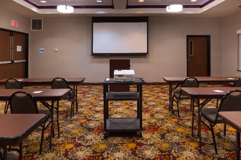 Holiday Inn Express & Suites Pittsburg By IHG image