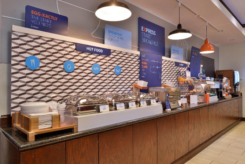 Holiday Inn Express & Suites Pittsburg By IHG image