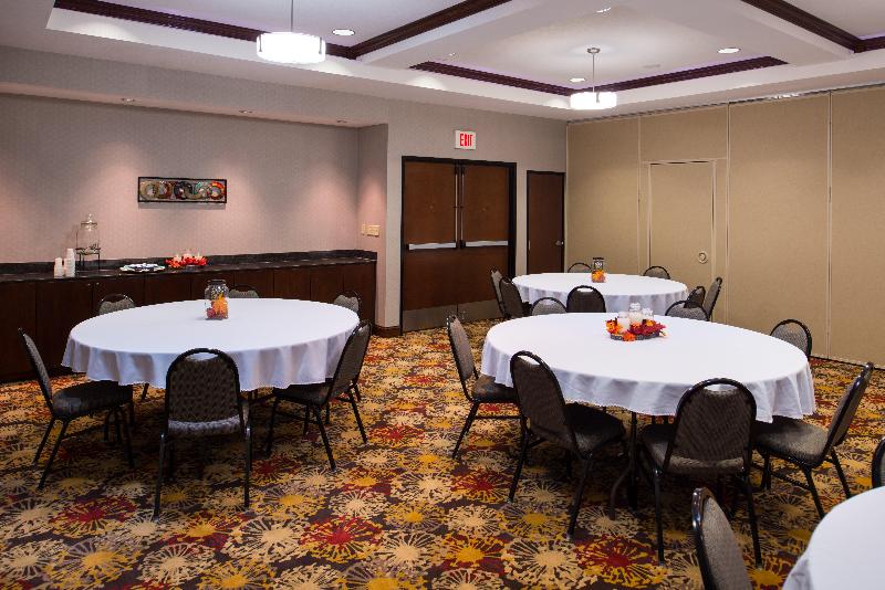 Holiday Inn Express & Suites Pittsburg By IHG image