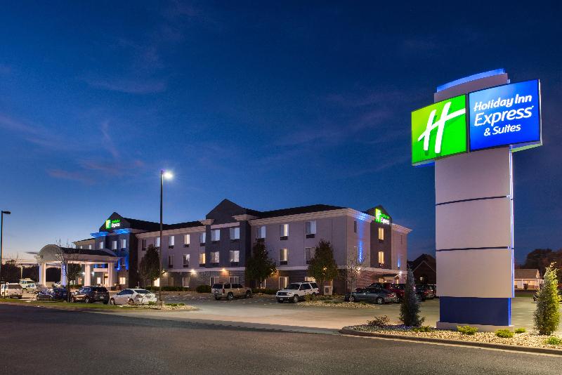 Holiday Inn Express & Suites Pittsburg By IHG image