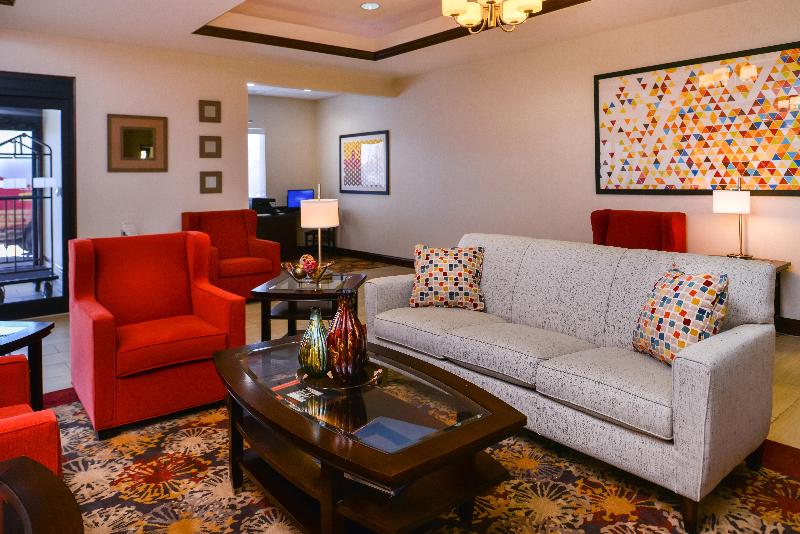 Holiday Inn Express & Suites Pittsburg By IHG image
