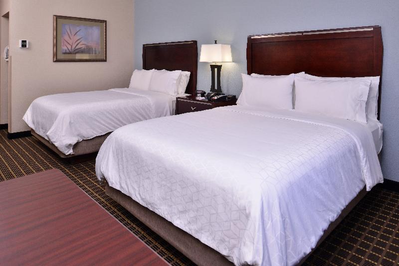 Holiday Inn Express & Suites Pittsburg By IHG image