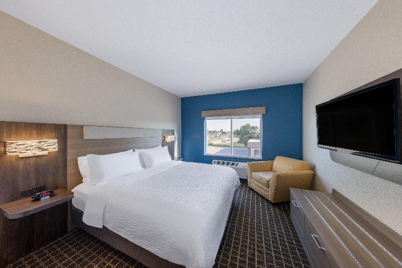 Holiday Inn Express & Suites Pittsburg By IHG image