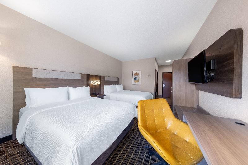 Holiday Inn Express & Suites Pittsburg By IHG image