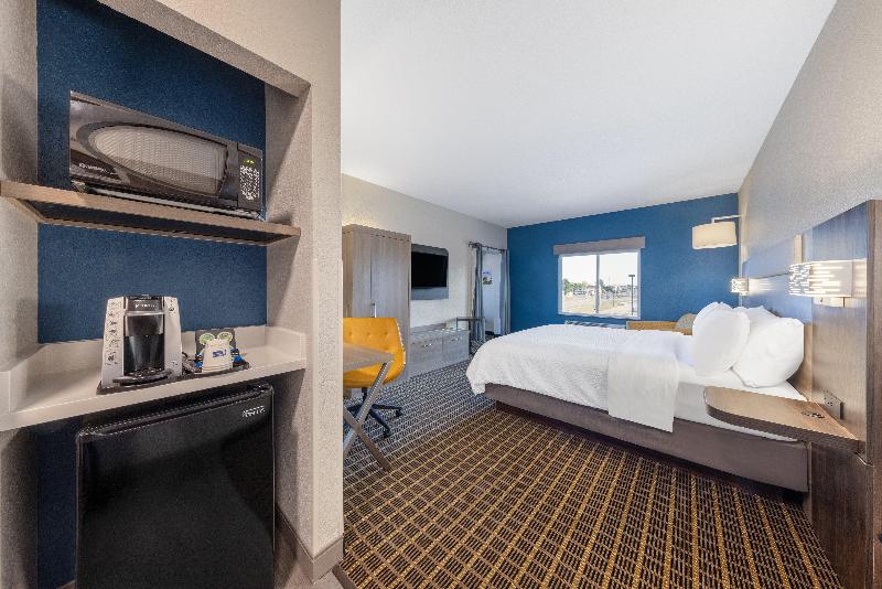 Holiday Inn Express & Suites Pittsburg By IHG image