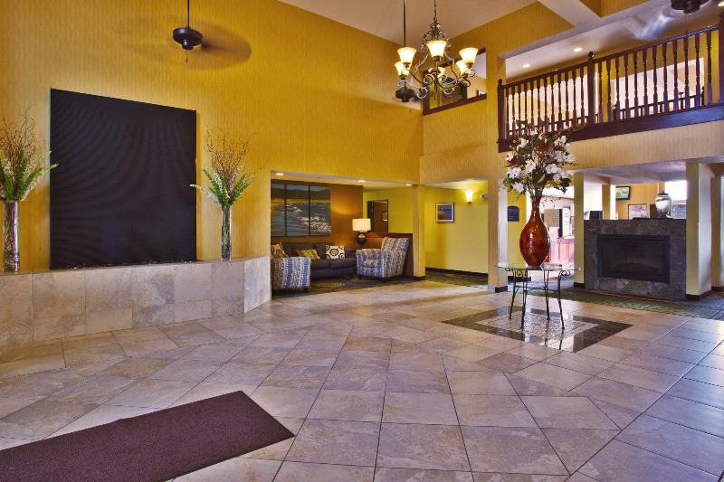 Holiday Inn Express and Suites Petoskey