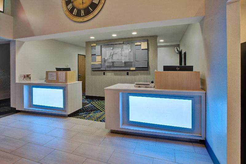 Holiday Inn Express and Suites Petoskey image
