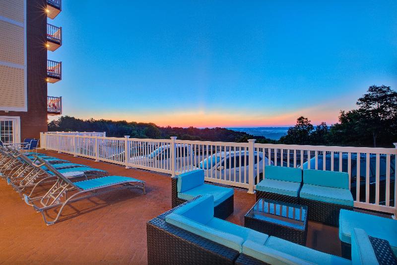 Holiday Inn Express and Suites Petoskey image