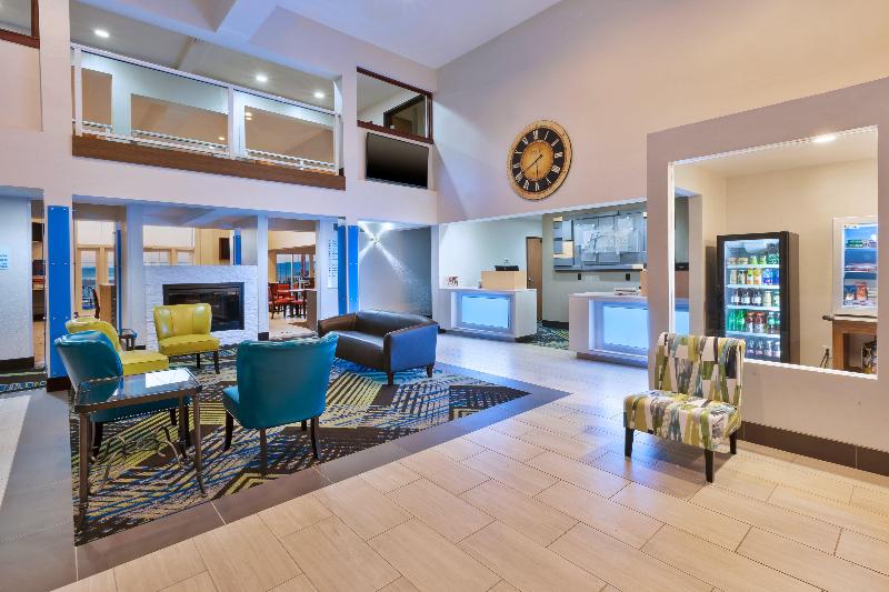 Holiday Inn Express and Suites Petoskey image