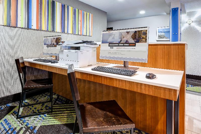 Holiday Inn Express and Suites Petoskey image