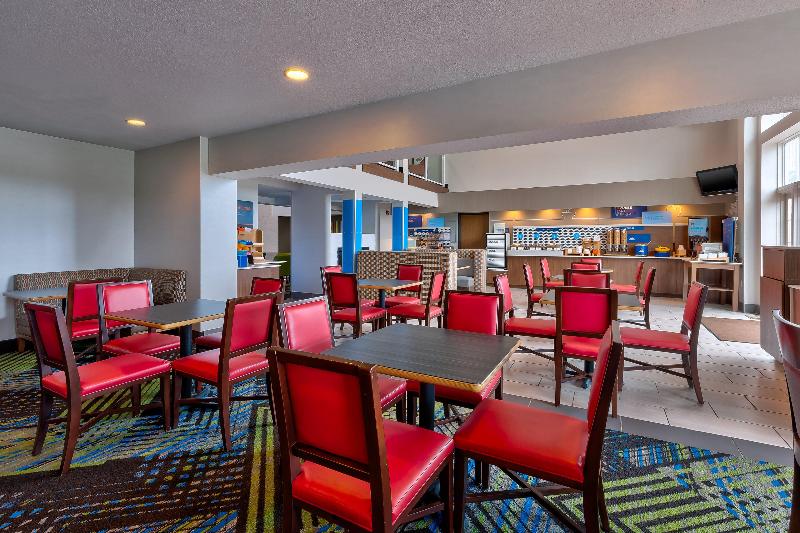Holiday Inn Express and Suites Petoskey image